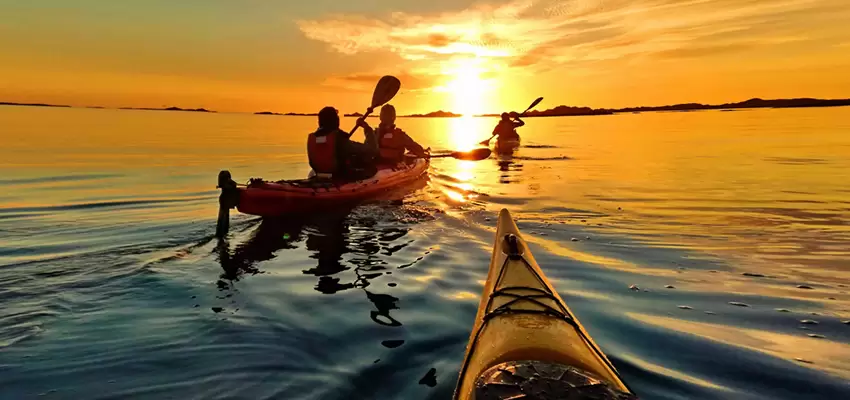 Vha8: Hoi An Sunset Paddle To The Lantern Town Vha8: Hoi An Sunset Paddle To The Lantern Town