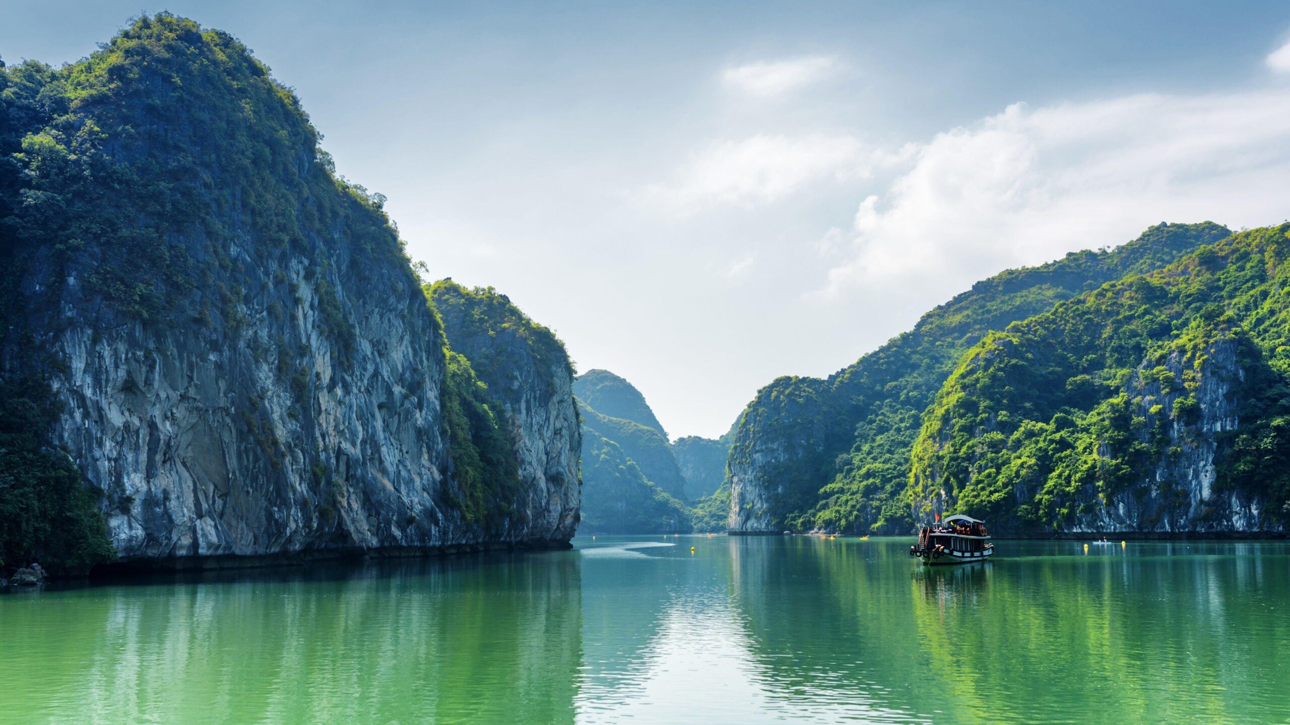 6-Day Private Luxury Northern Vietnam Tour Led By Women 6-Day Private Luxury Northern Vietnam Tour Led By Women