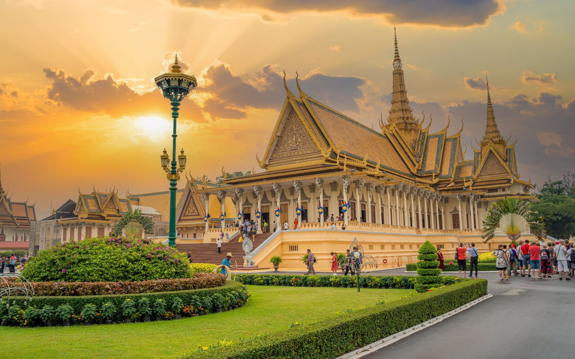 Phnom Penh Discovery Tour 4 Days Private Tour Led By Women Phnom Penh Discovery Tour 4 Days Private Tour Led By Women
