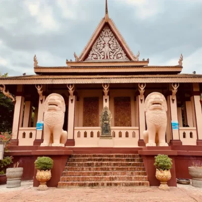 Private Phnom Penh Half-Day City Tour Led by Local Women