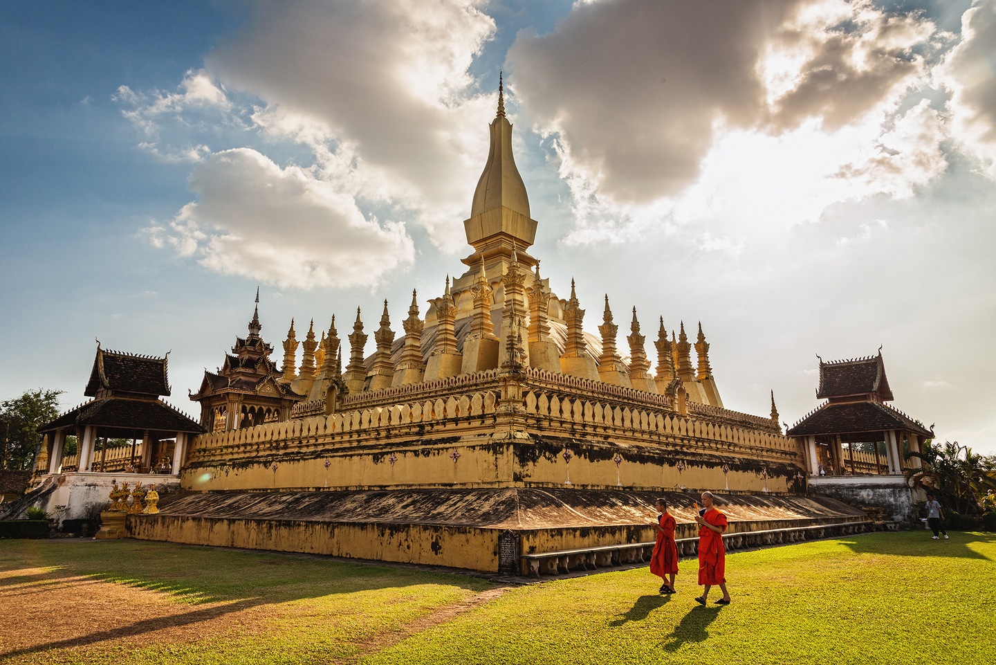 Lvt5: Vientiane - Kong Lor Cave - Budda Cave - Savannakhet - Pakse - Tad Lo - 4000 Islands 9D8N Lvt5: Vientiane - Kong Lor Cave - Budda Cave - Savannakhet - Pakse - Tad Lo - 4000 Islands 9D8N